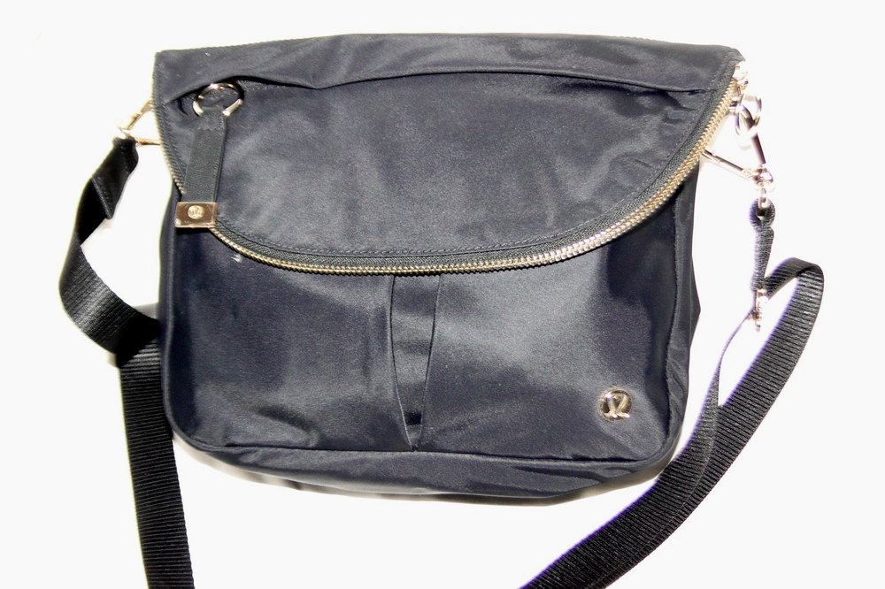 Lulmon Black Crossbody Bag Stylish Hands-Free Purse