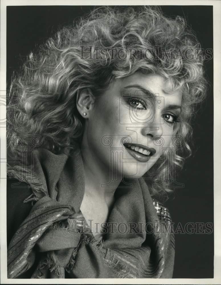 1985 Press Photo Cassie Yates stars in 