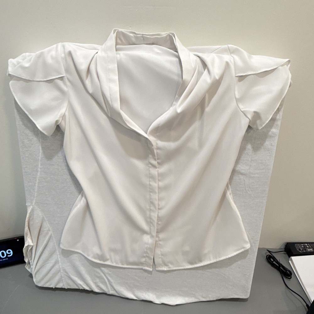 Women's V-Neck Solid White Pullover Blouse Top Short Sleeve Regular S