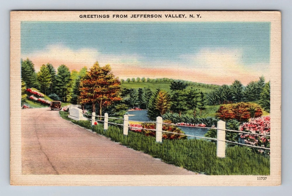 Jefferson Valley NY-New York Scenic Greetings Roadway Vintage Postcard