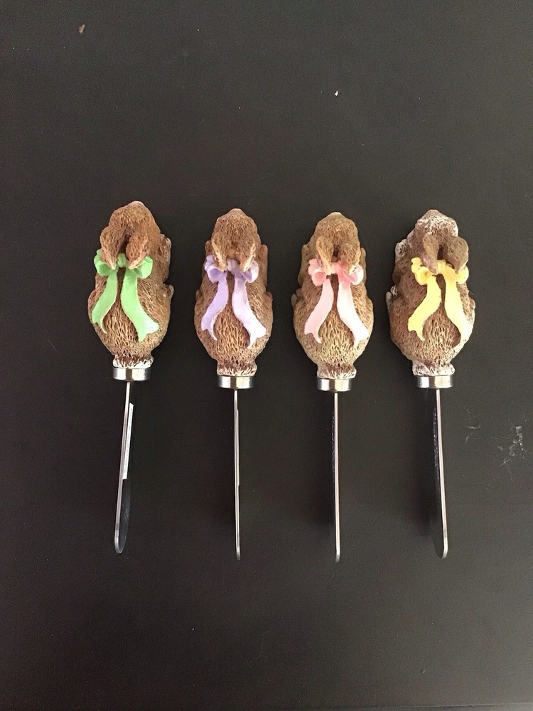 Boston Warehouse Easter Bunny  Cheese Dip Spreaders 4 Knife Knives Rabbit EUC