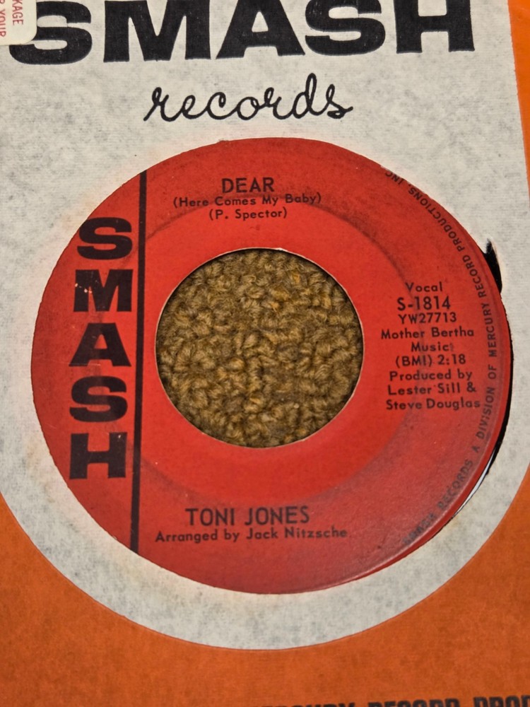 45 RPM Toni Jones SMASH 1814 Dear / Love is Strange VG+