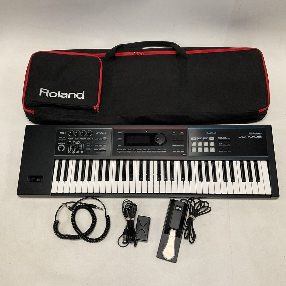 Roland Juno-DS61 61 Key Synthesizer Keyboard With Foot Petal And Gig Bag