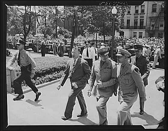 Photo:Washington DC 1940s Military Officers Parade Crowd Street Scene