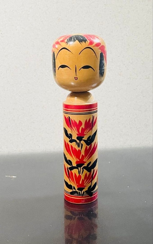 Takeshi Kokeshi Doll Traditional Japanese Wooden 18cm Red Black Flower Design