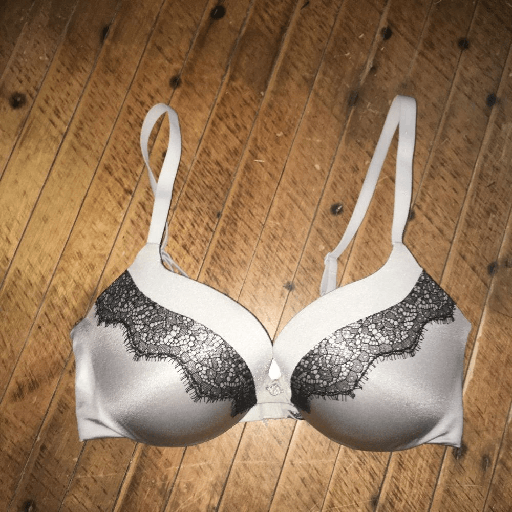 Victoria’s Secret push-up lilac & black lace 32D bra