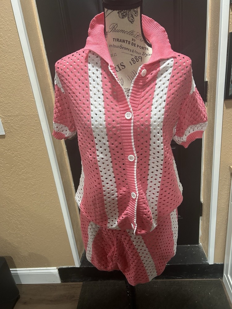 Women’s  XL Coral White Striped crocheted, 2 Piece Shirt Shorts Set
