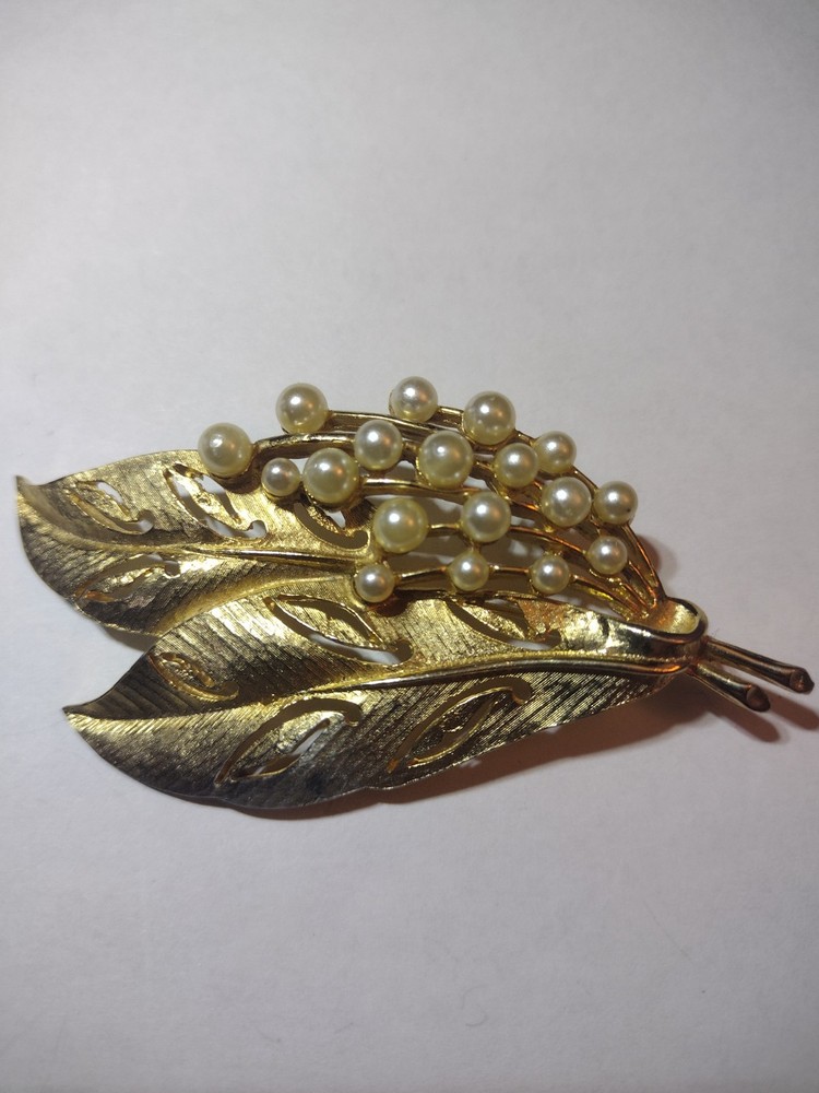 Vintage Gold Tone Leaf Brooch Faux Pearl Large Pin Floral Costume Jewelry