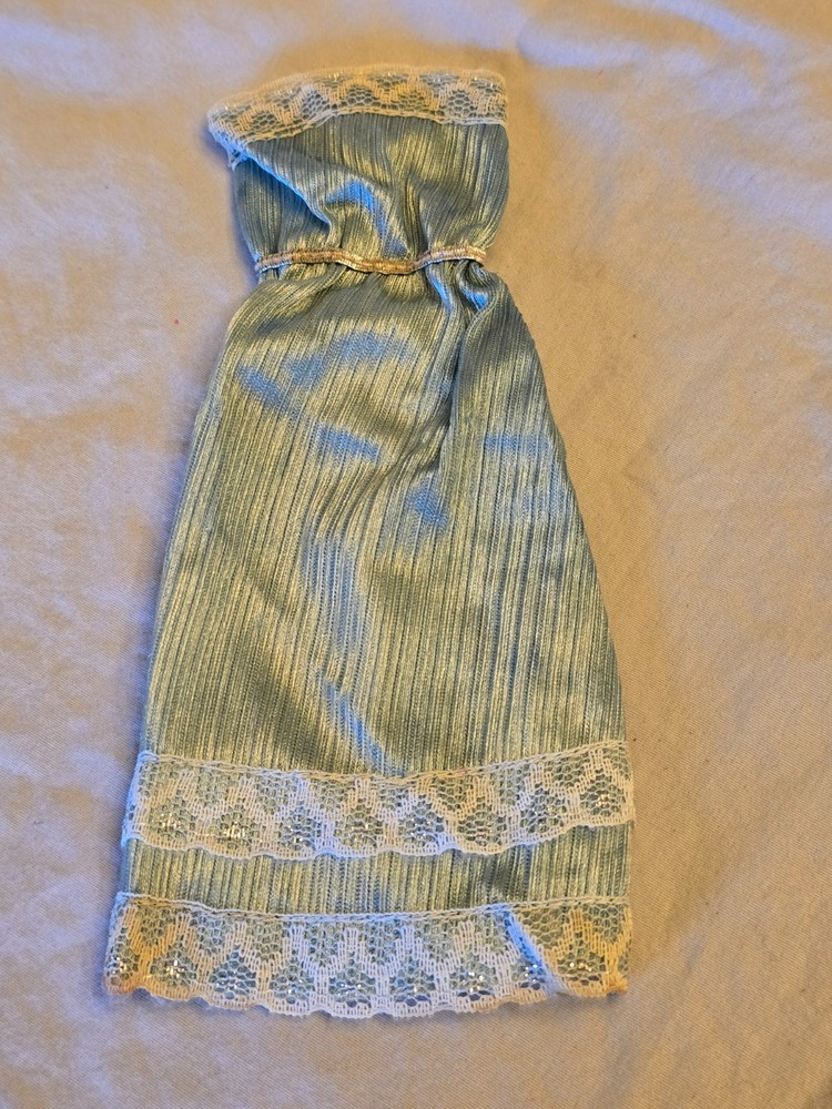 Vintage Barbie 1982 Romantic Nights 5712 Blue Strapless Lace Dress