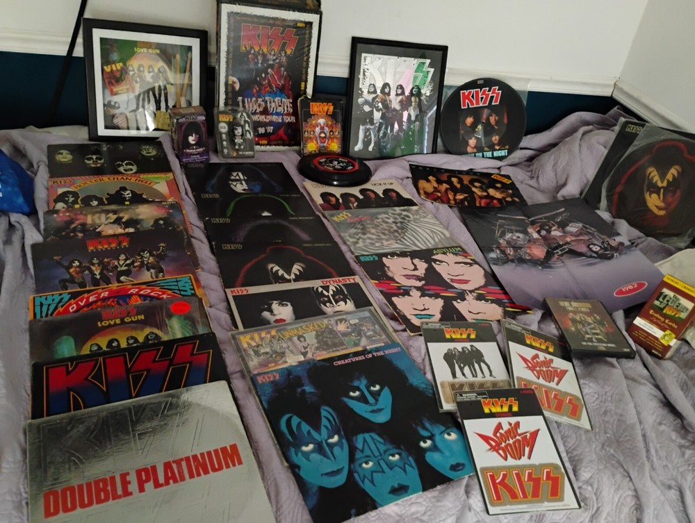 KISS Lot ( WITH  4 SURPRISE UNLISTED ITEMS)