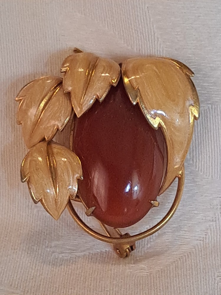 Vintage Gold Tone Leaves With An Orange Stone Brooch Beautiful