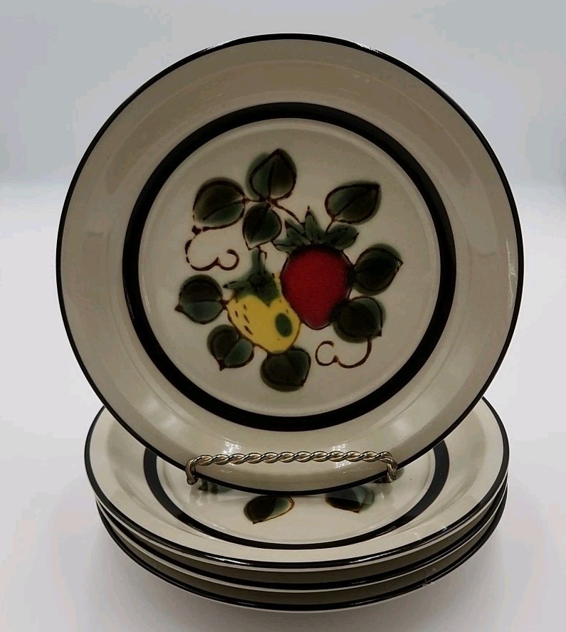 Set Of 4 Sears STRAWBERRIES Salad Plates Freezer to Oven Stoneware Made In Japan