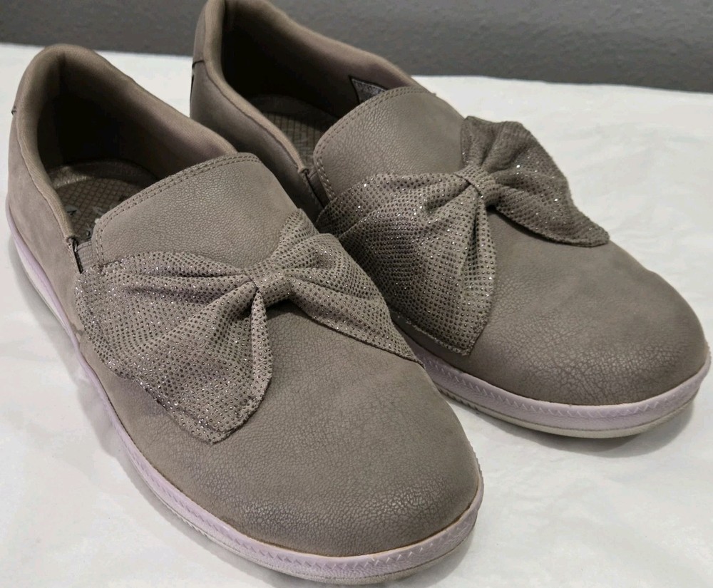 Sketchers Madison Ave. Bow Slip On Air Cooled Memory Foam 8.5