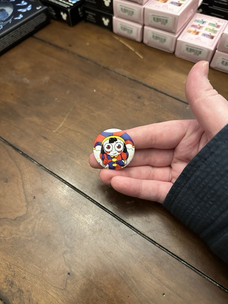Collectible Pin: Pomni Button - The Amazing Digital Circus - NO BOX - New