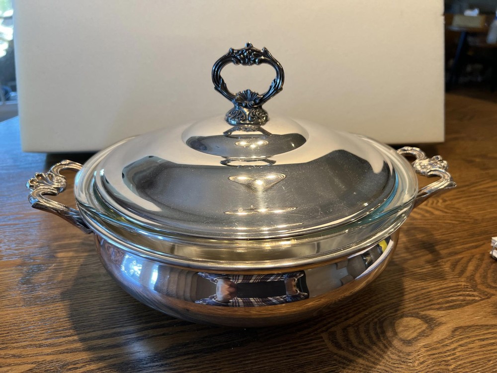Vintage serving Leonard Mfg silver plated serving dish
