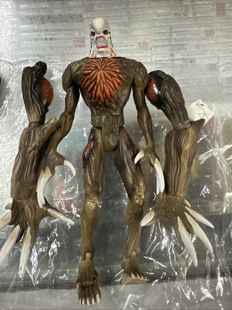 Resident Evil 2 William Birkin G-3/G-4 Action Figure 1998 ToyBiz INCOMPLETE