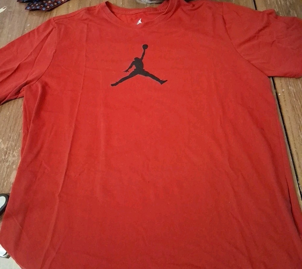 Nike Air Jordan Shirt Men's Extra Large Crew Neck Red Big Jump Man Logo Dri-Fit