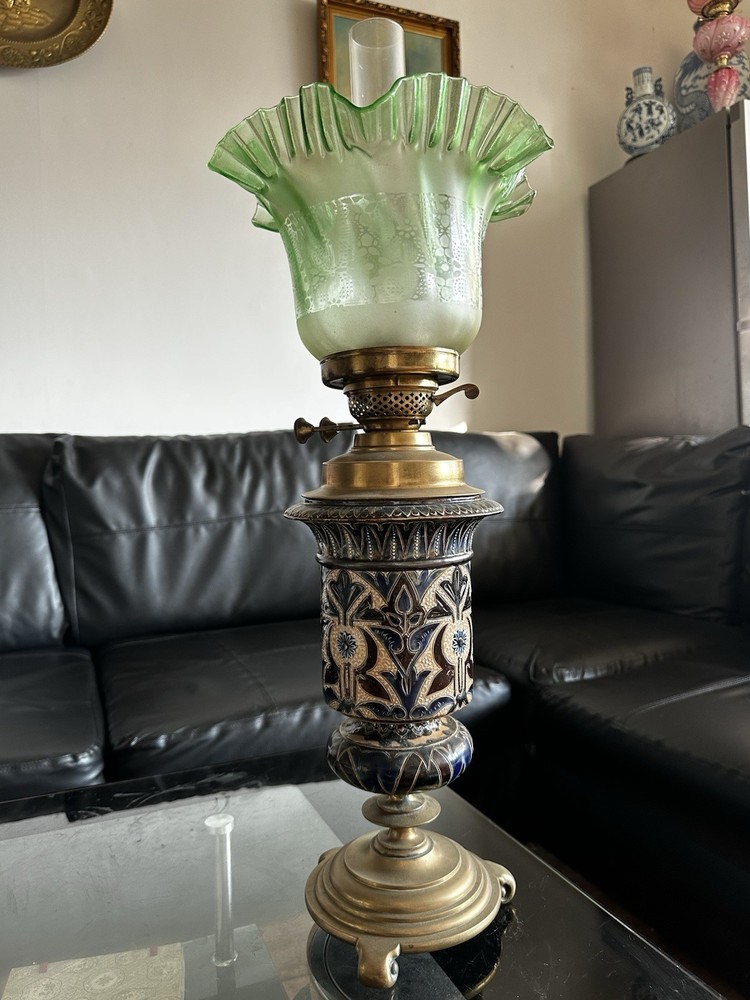 An Antique Doulton Lambert Oil Lamp
