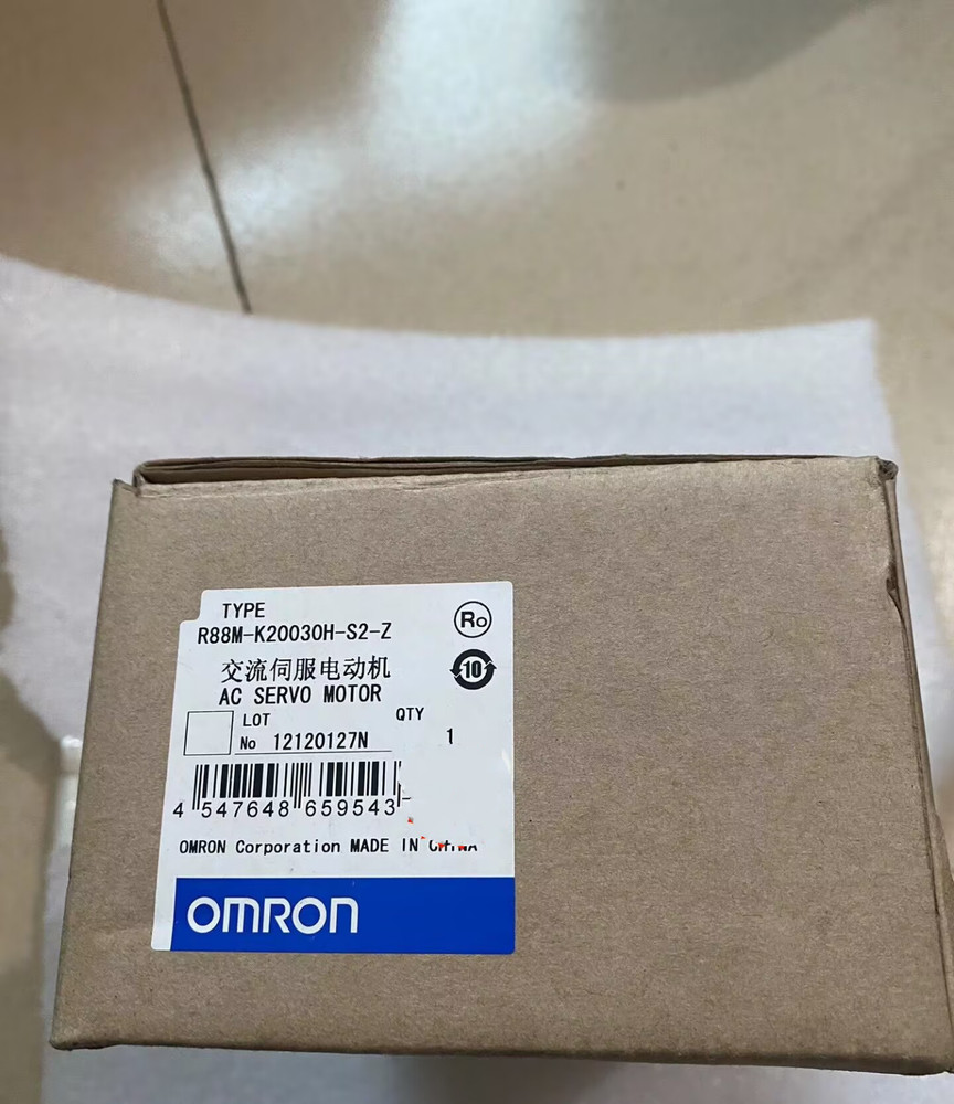 1PC NEW Omron R88M-K20030H-S2-Z Servo Motor fast shipping