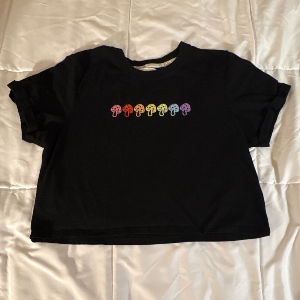 Recycle Threads Black Cropped T-Shirt Rainbow Mushroom Embroidery Women’s L