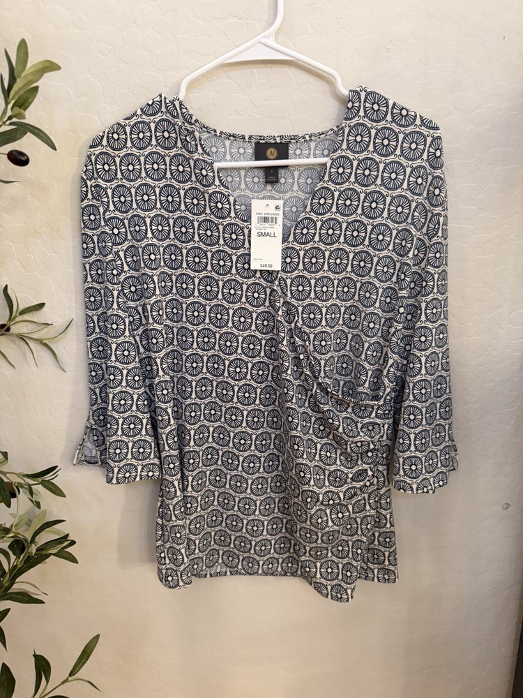 Women's 3/4 Sleeve V Neck Tunic Blouse Loose Fit Curved Hem Casual Dressy Top