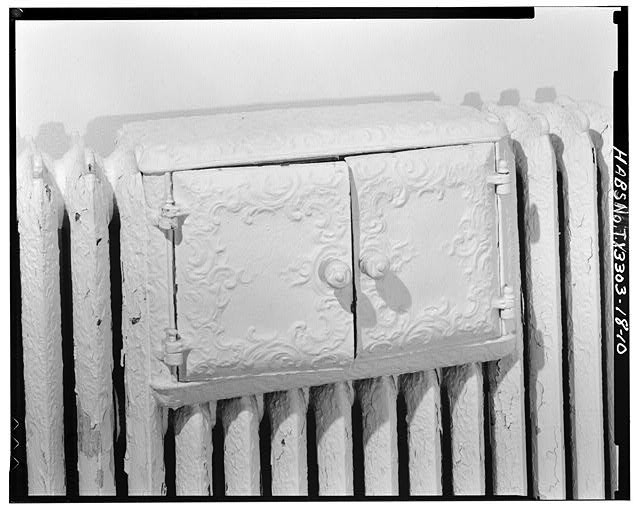 10. FIRST FLOOR, DINING ROOM, DETAIL BUN WARMER RADIATOR - Fort Sam Houston,