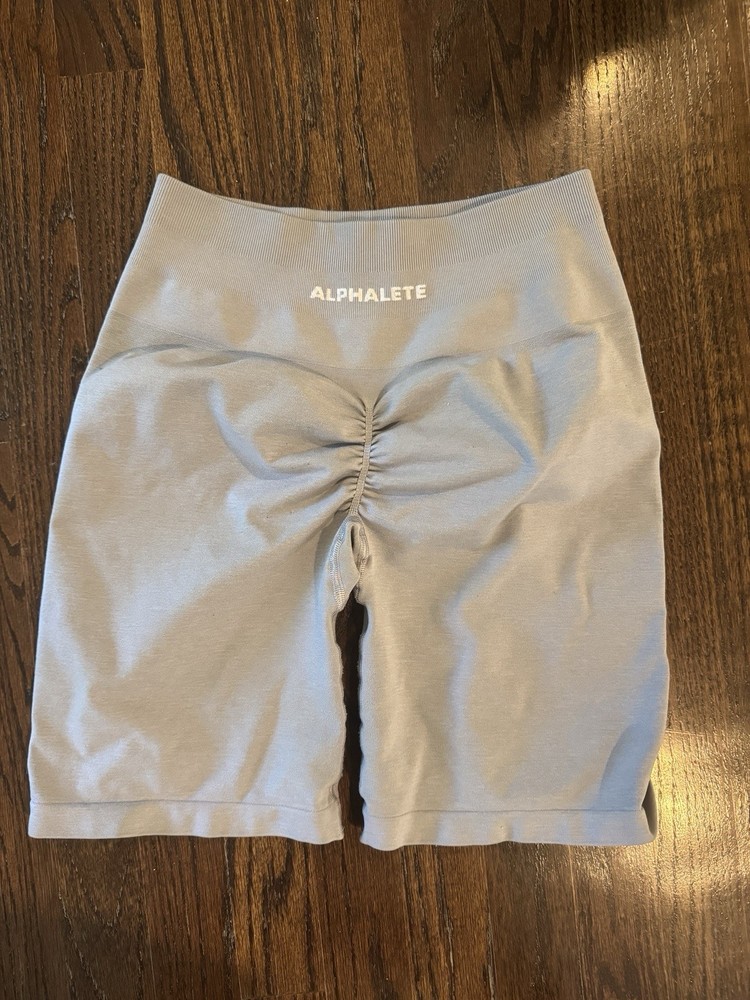 Alphalete Women’s Gray Seamless Biker Shorts Pull On Stretch Gym Training