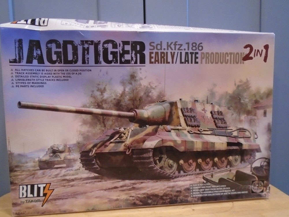Blitz / Takom 8001 1/35 German Jagdtiger Sd.kfz.186 Tank  New In Damaged Box