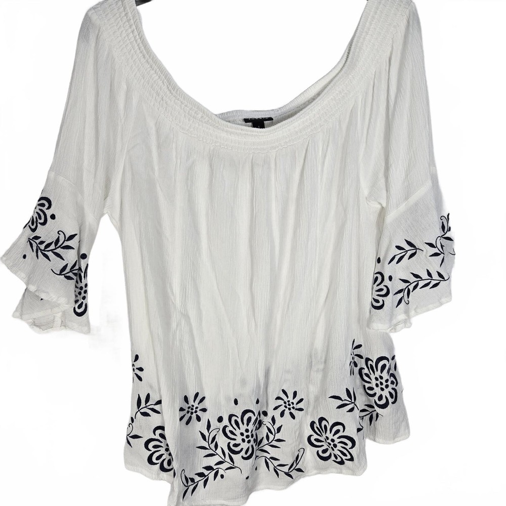 Torrid 1 White Boho Embroidered Bell Sleeve Top Rayon Peasant Blouse Floral Blue