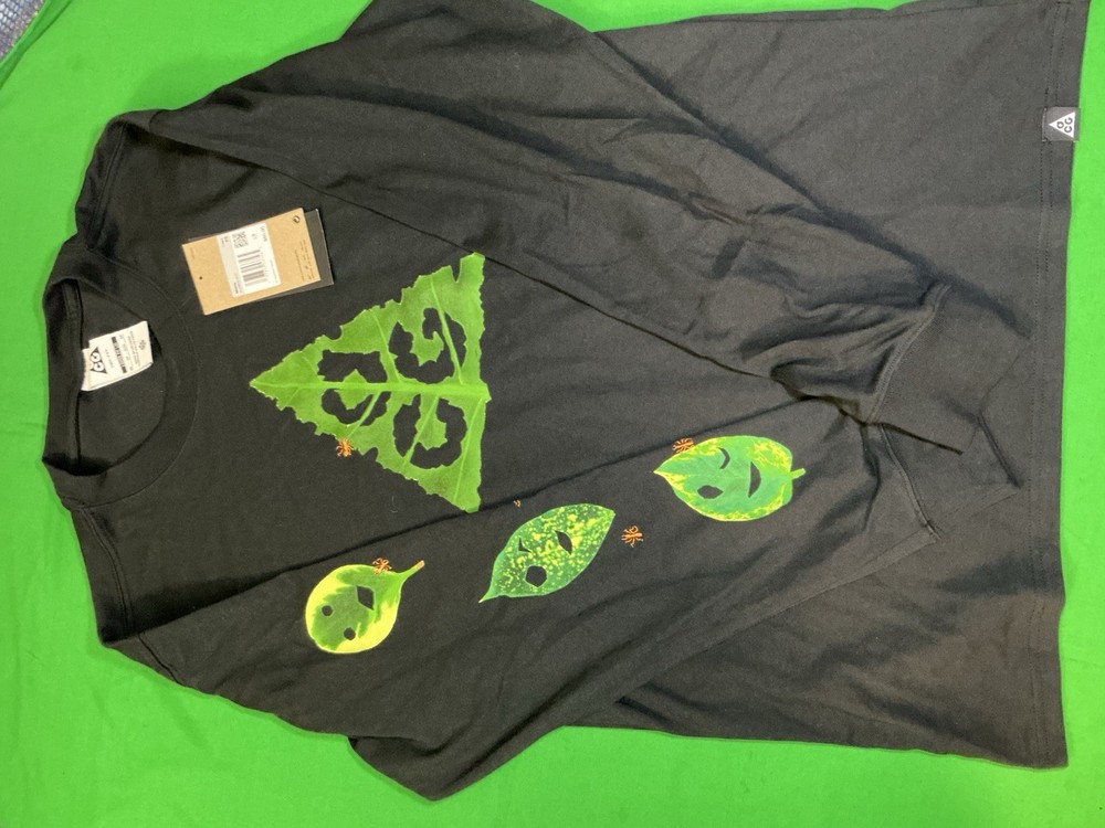 Nike ACG Long Sleeve Shirt Mens XS Black Leaf Bug Graphic Dri-Fit NWT HJ0802-010