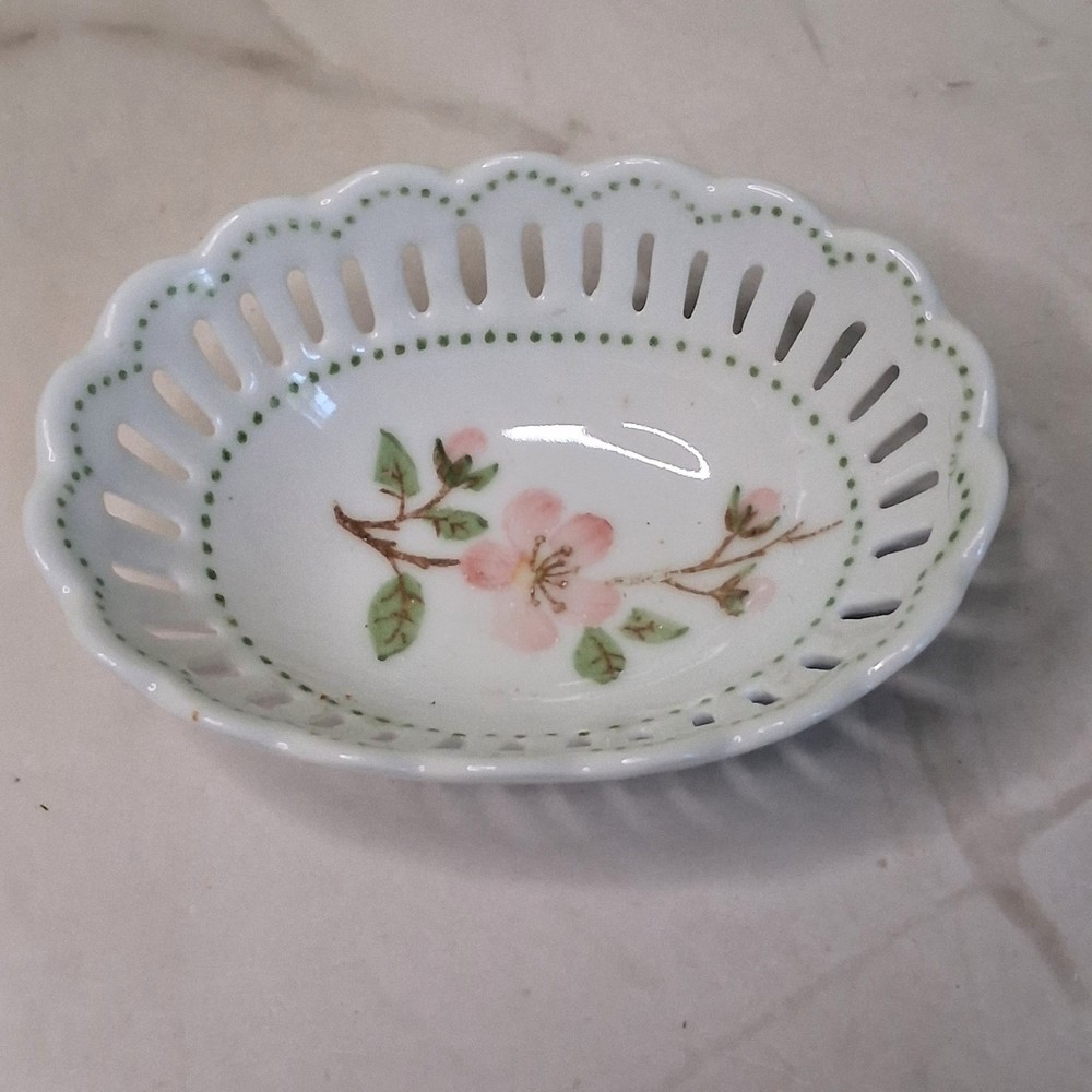Andrea by Sadek Small Trinket Dish Porcelain Pierced Lattice  Floral Japan Vtg