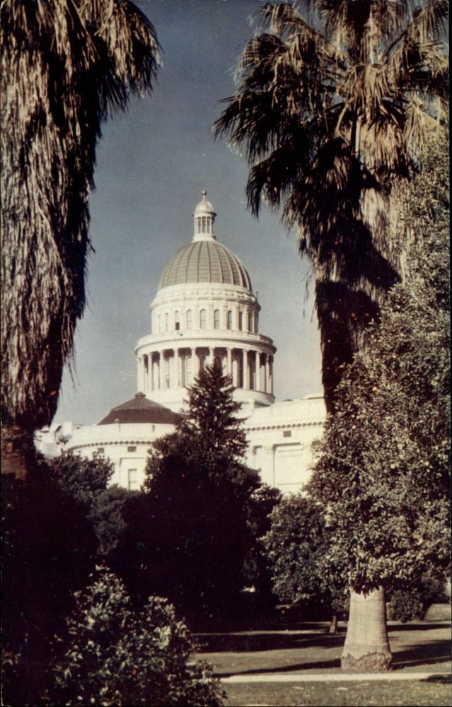 California State Capitol Sacramento ~ 1940s Mike Roberts chrome unused postcard