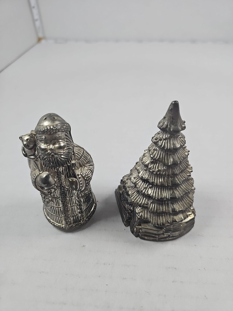International Silver Co Santa Claus & Christmas Tree Salt & Pepper Shakers