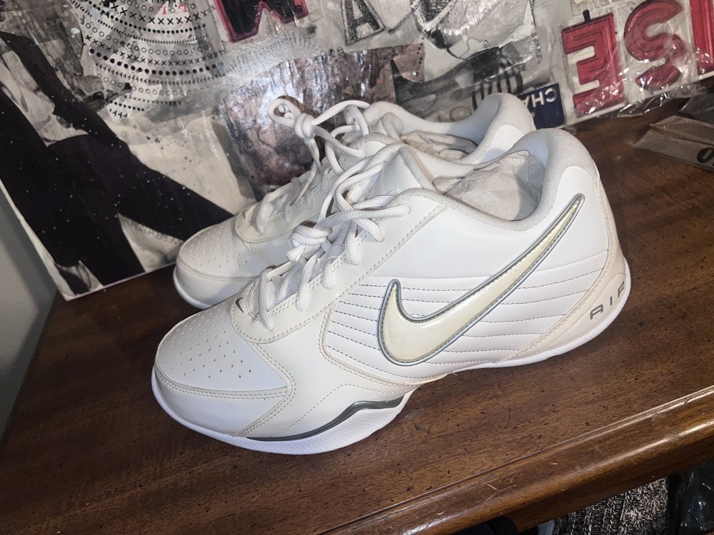 Nike Air Baseline low top sneaker shoes Athletic basketball white men's 11.5M