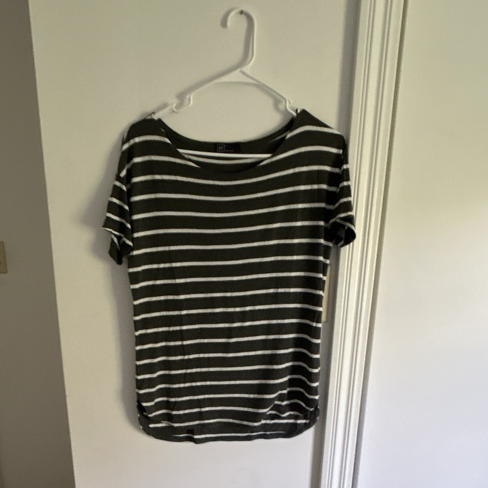 GAP Women's Size S Black White Striped Boat Neck Short Sleeve T-Shirt