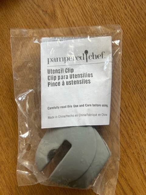 New Unopened Pampered Chef Utensil Clip 100675 Kitchen Tool