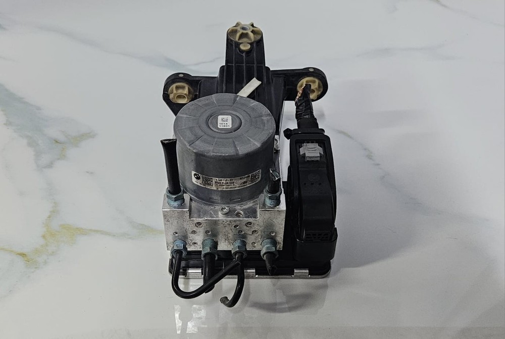 OEM BMW G20 3 Series ABS Pump Modulator Control Unit 1544113 1544112