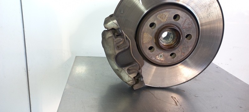 étrier de frein avant gauche AUDI A3 8L 121427