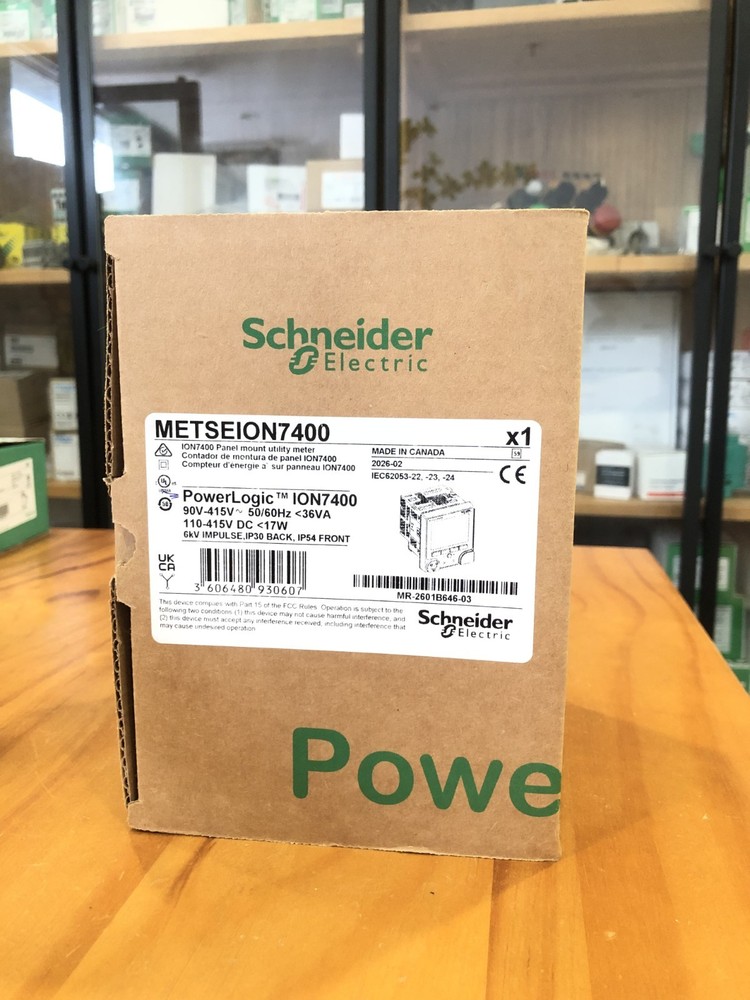 METSEION7400 Power quality meter PowerLogic ION7400 Standard integrated display