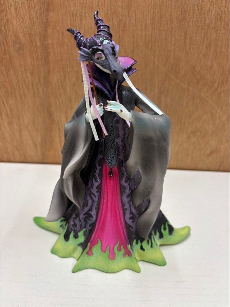 Disney Showcase Evil Queen Enesco Maleficent #cf3ef0