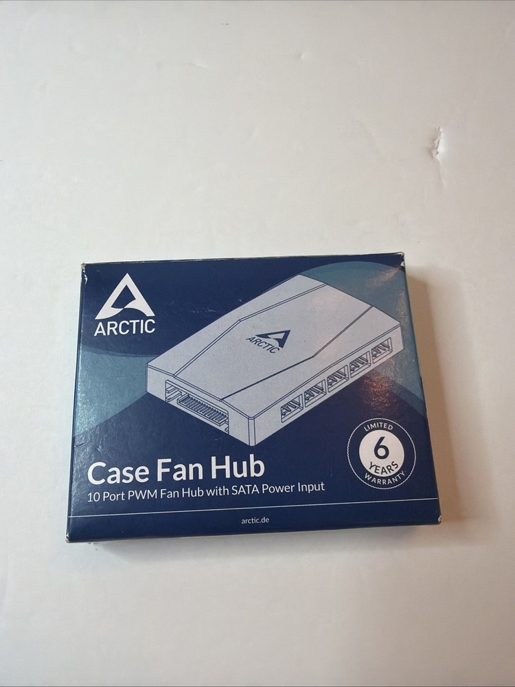 ARCTIC Case Fan Hub - 10 Port PWM Fan Hub with SATA Power