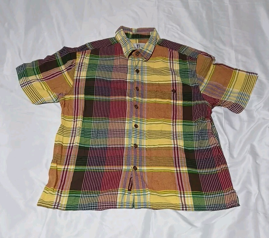 Men’s The Territory Ahead Short Sleeve Button Up Shirt Size Medium