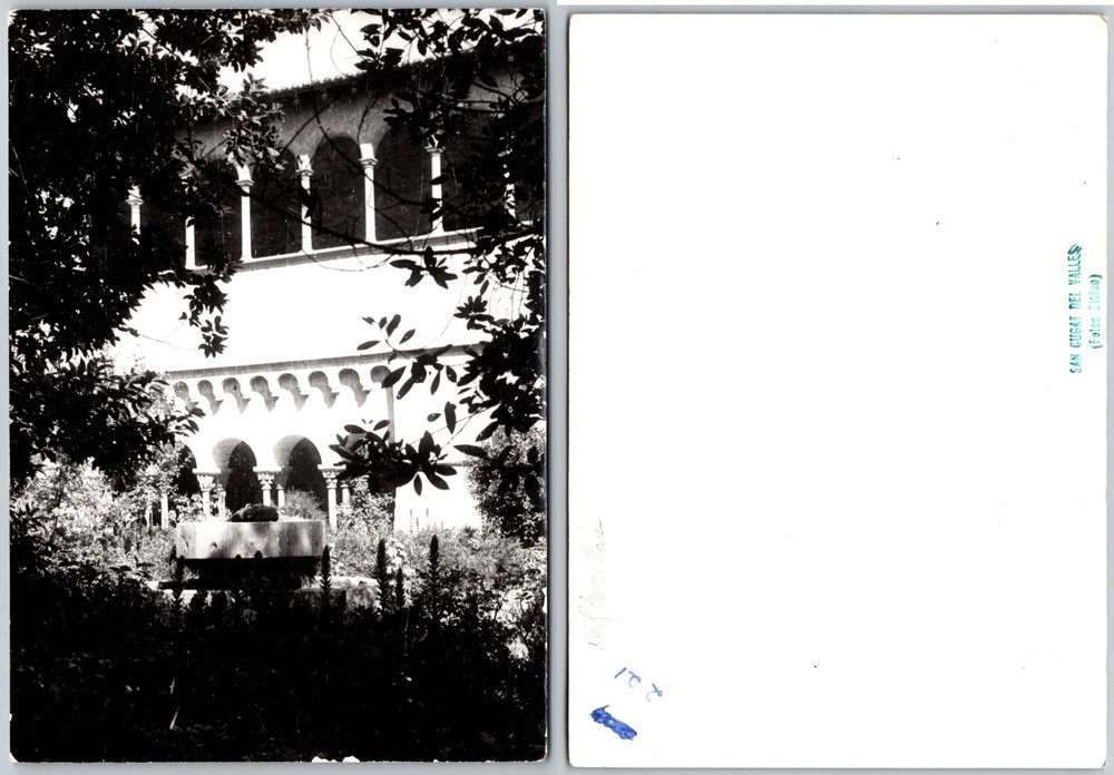 Continental Arched Courtyard Postcard