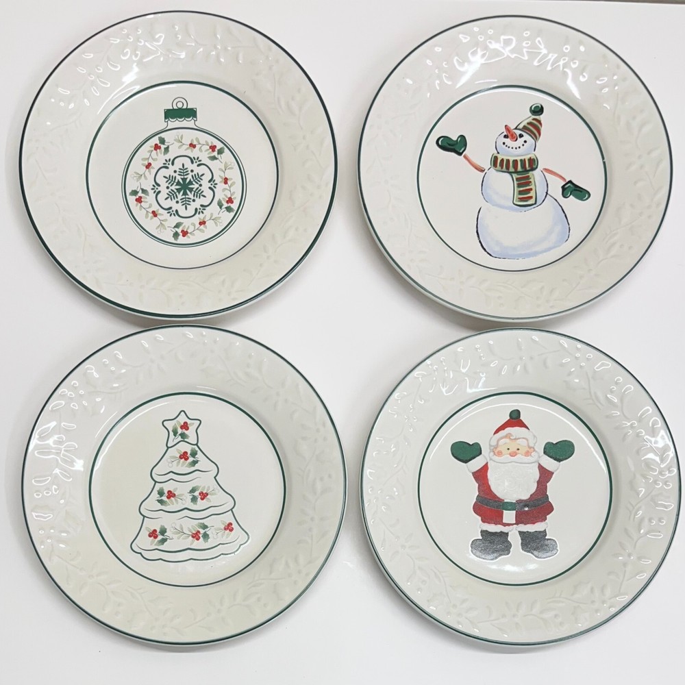 Pfaltzgraff Winterberry 4-Piece 8-Inch Holiday Accent Plates Christmas Set-image