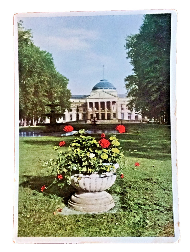 Vintage Postcard Kurhaus Wiesbaden Germany Flower Urn Garden View Unused