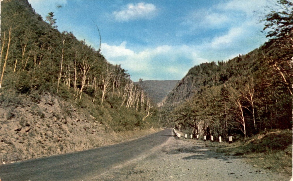 WHITE MOUNTAINS, N. H., DIXVILLE NOTCH, JEFFERSON, Postcard