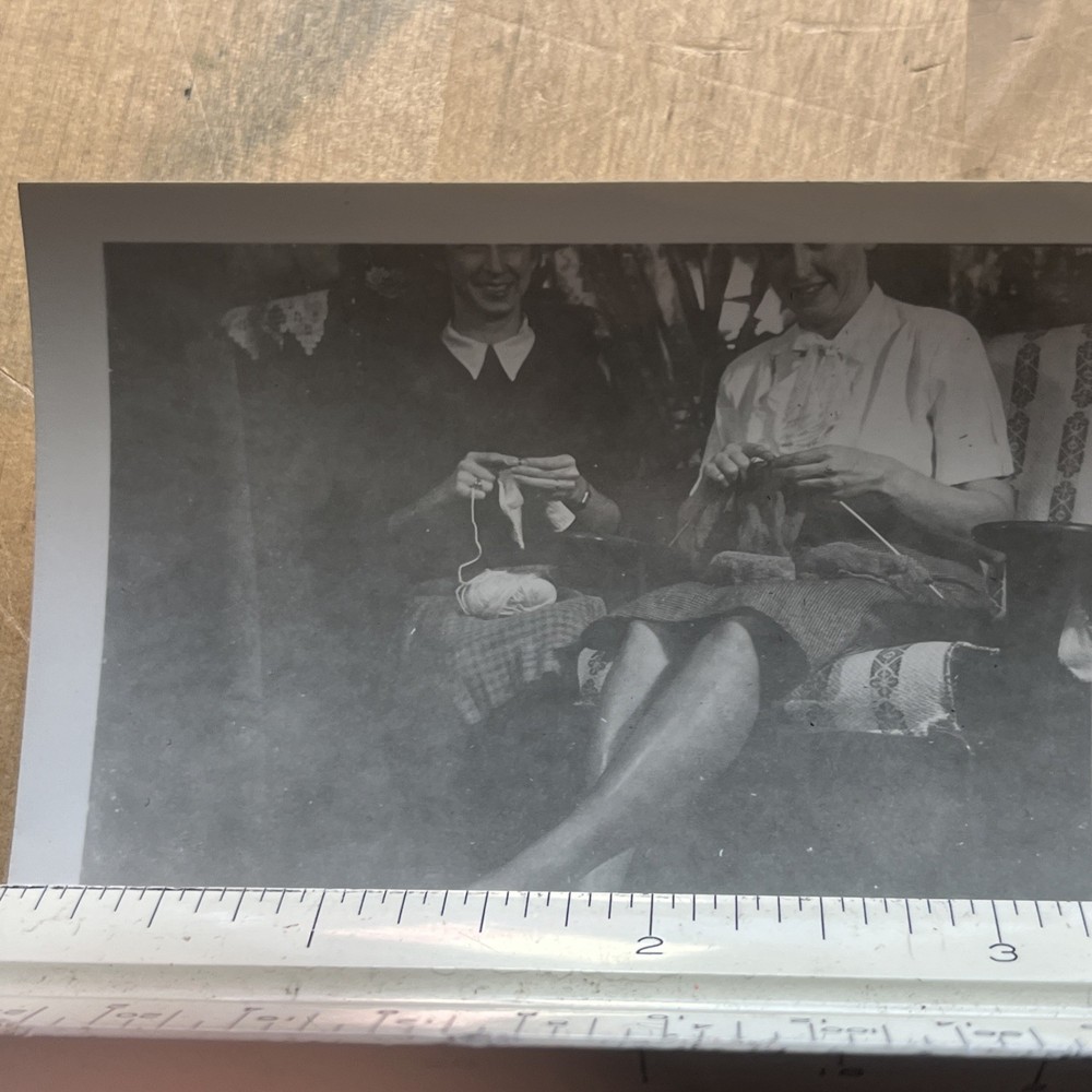 Vintage photograph Snapshot Happy Ladies Sewing Circle 1940s - A1