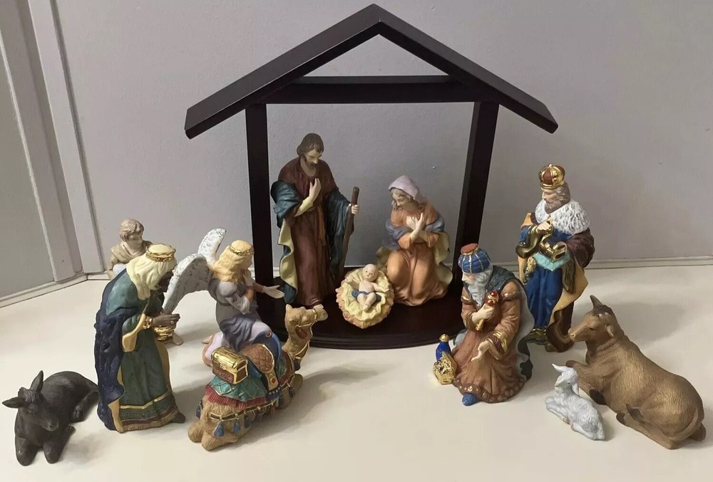 Vintage Kirkland Signature 13-Piece Porcelain Nativity Set w/ Wood Crèche #75177