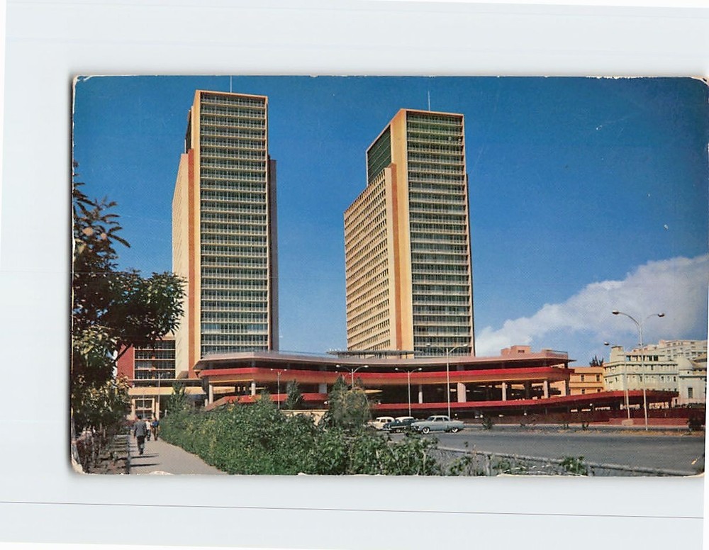Postcard Centro Bolivar Caracas Venezuela