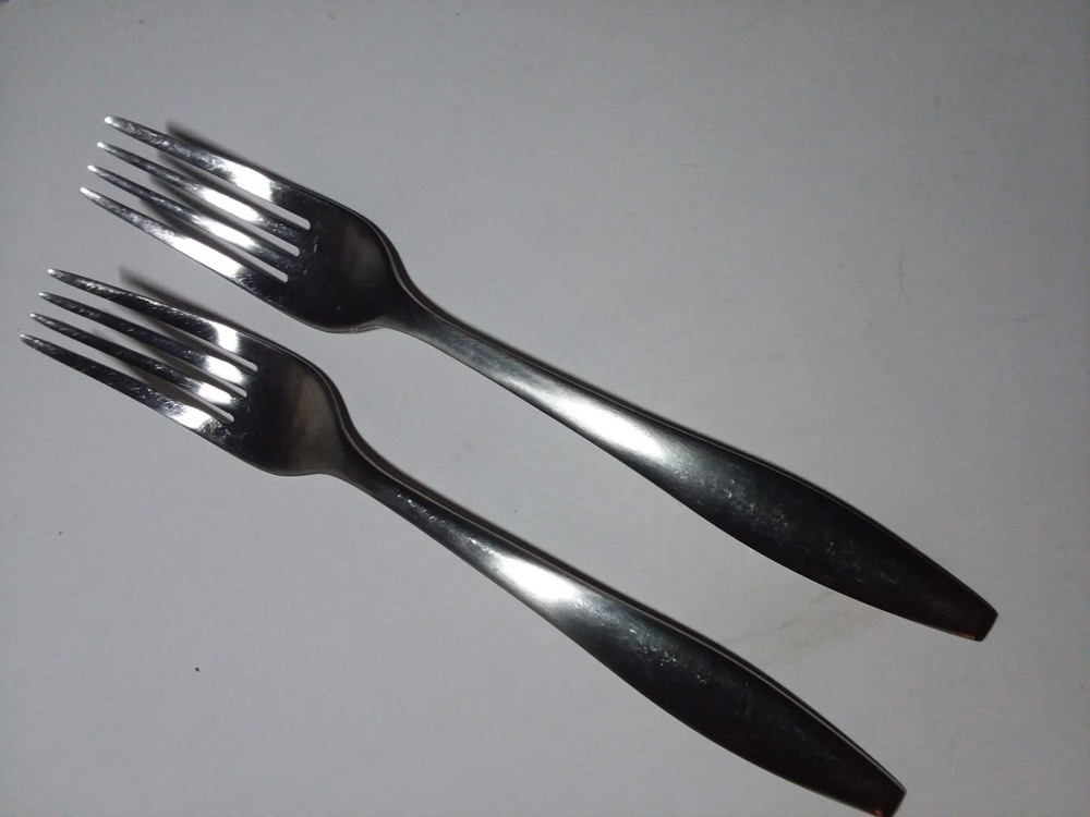 TWO Oneida JASMINE Salad Fork 7 1/4